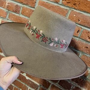 NWT Embroidered Felt Hat